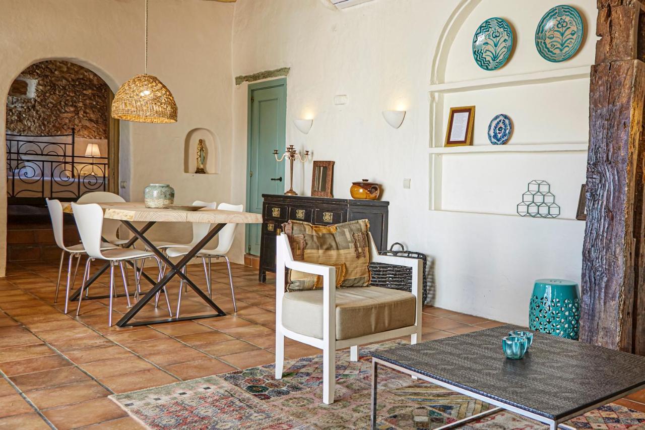 Sitges Hill Retreats-Masia Nur 22 Bedrooms Divided Over 9 Houses For Max 44 Guests كانييلس المظهر الخارجي الصورة