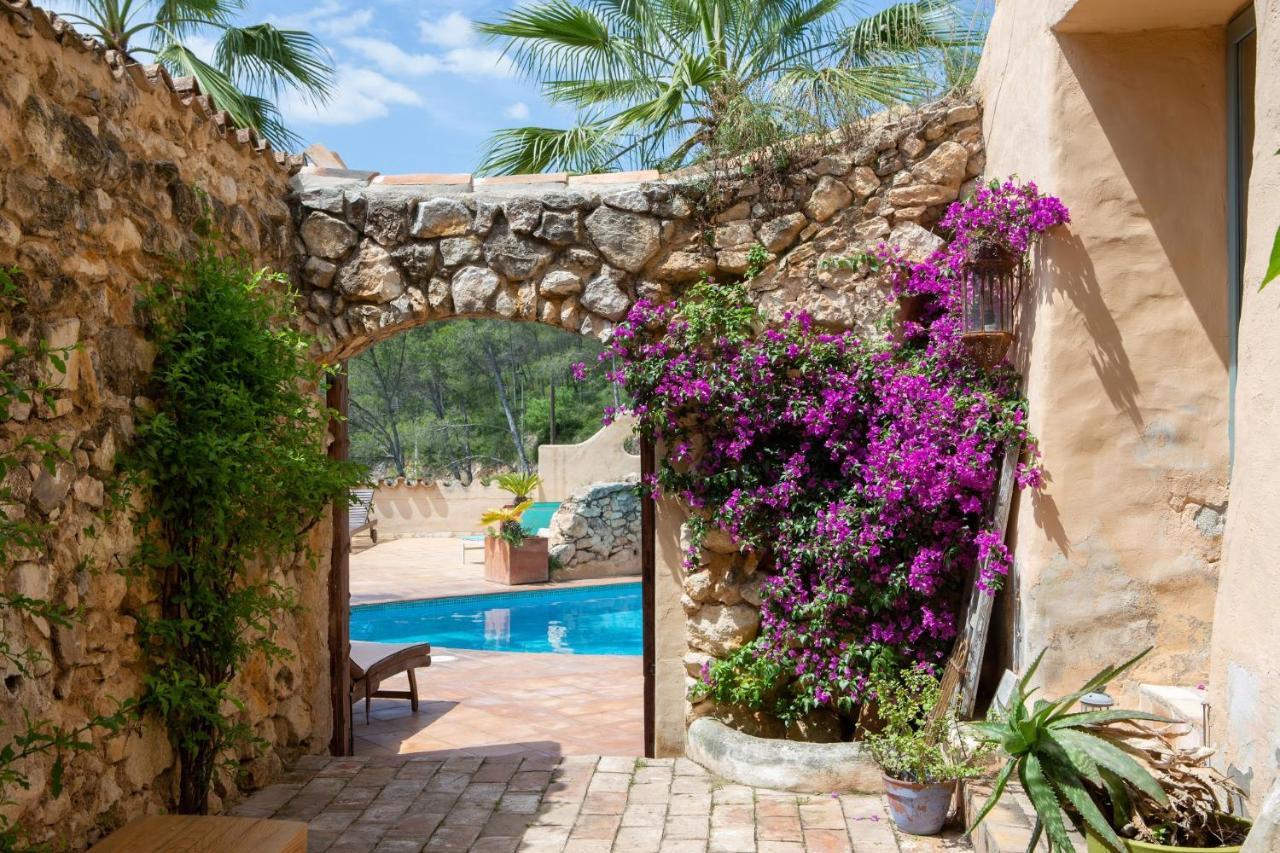 Sitges Hill Retreats-Masia Nur 22 Bedrooms Divided Over 9 Houses For Max 44 Guests كانييلس المظهر الخارجي الصورة