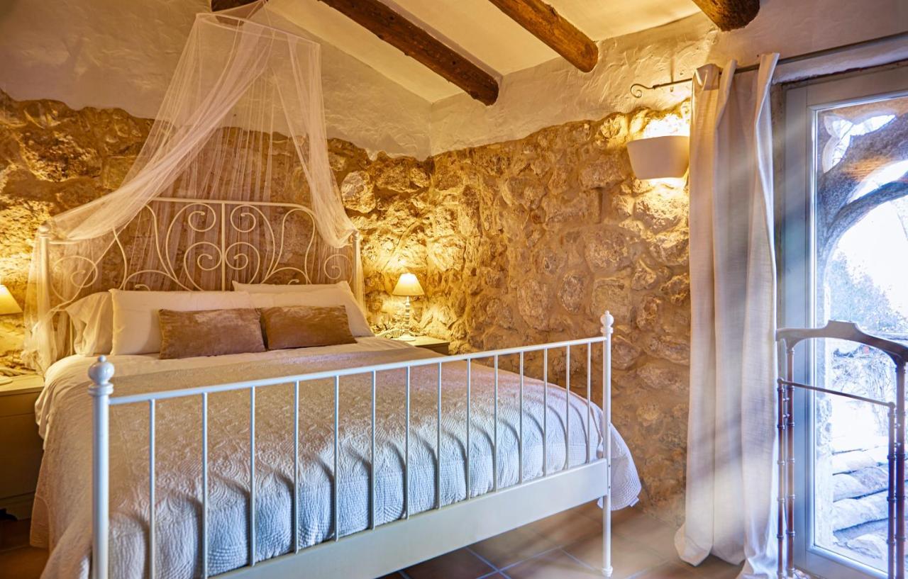 Sitges Hill Retreats-Masia Nur 22 Bedrooms Divided Over 9 Houses For Max 44 Guests كانييلس المظهر الخارجي الصورة